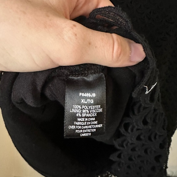 Chic Black Lace Pencil Skirt - Picture 5 of 6